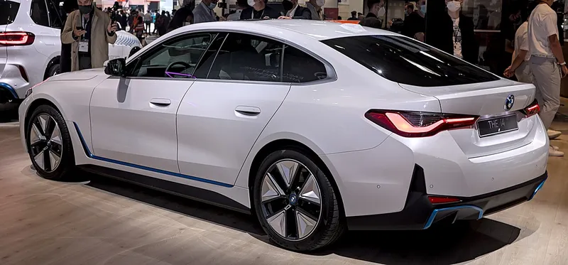 2025 BMW i4