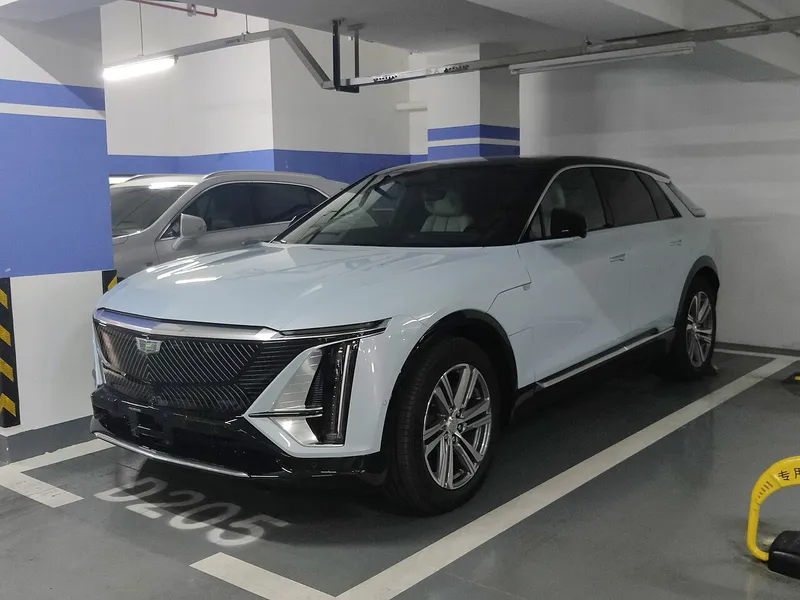 2025 Cadillac LYRIQ